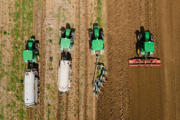 Automatyzacja w rolnictwie | Jak maszyny rolnicze przekształcają sektor